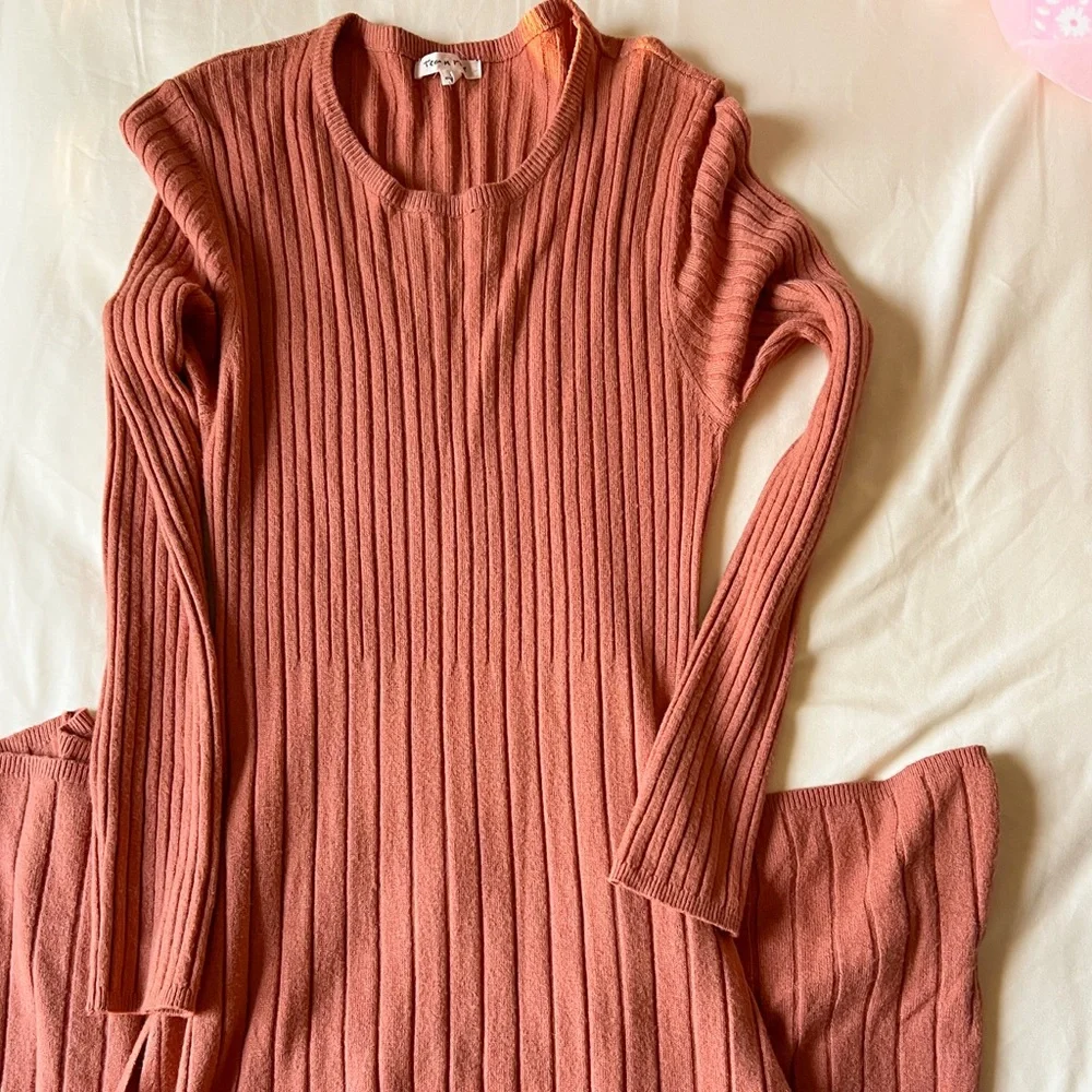 (btq) rust red ribbed long sleeve bodycon tie waist knit midi dress women’s sz M - Picture 3 of 10